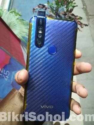 Vivo v15 .....6gb ram 64gb room,,,,,